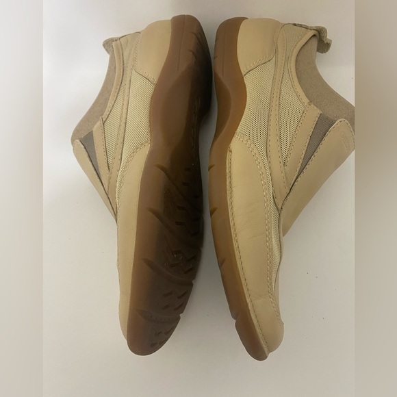 GEOX Respira Beige Slip-On Sneakers size 38.5 - Picture 2 of 7